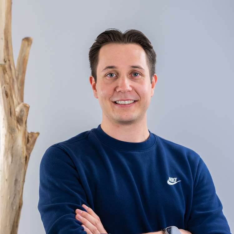 Fabio Kalbermatter (fabio.kalbermatter@raiffeisen.ch)