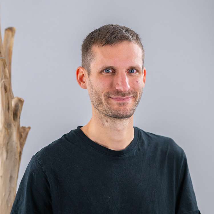Sandro Venetz (sandro.venetz@raiffeisen.ch)