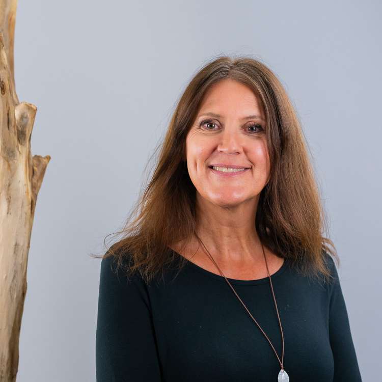 Jacqueline Summermatter (jacqueline.summermatter@raiffeisen.ch)