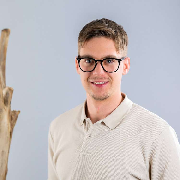 Dario Bumann (dario.bumann@raiffeisen.ch)