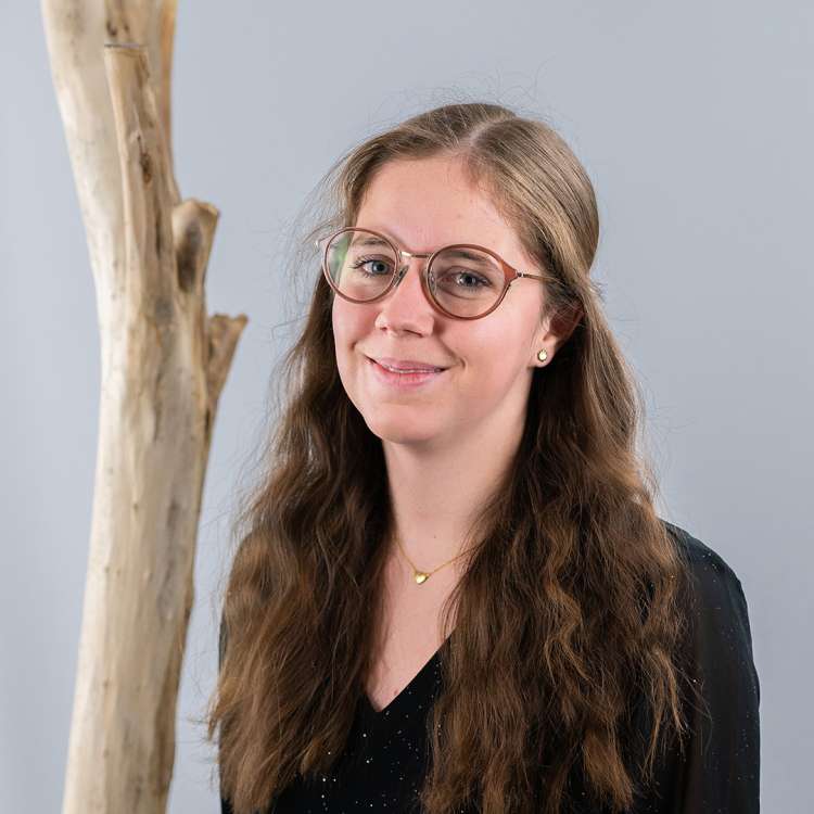 Lara Burgener (lara.burgener@raiffeisen.ch)