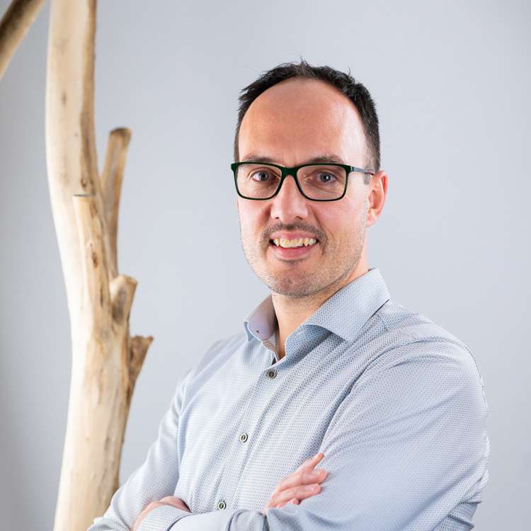 Dominik Truffer (dominik.truffer@raiffeisen.ch)