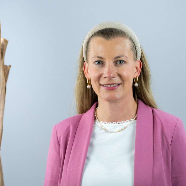 Pascale Imboden (pascale.imboden@raiffeisen.ch)