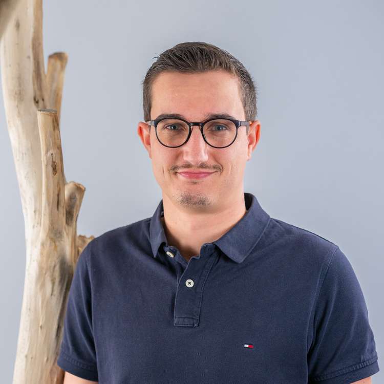 Sandro Lorenz (sandro.lorenz@raiffeisen.ch)