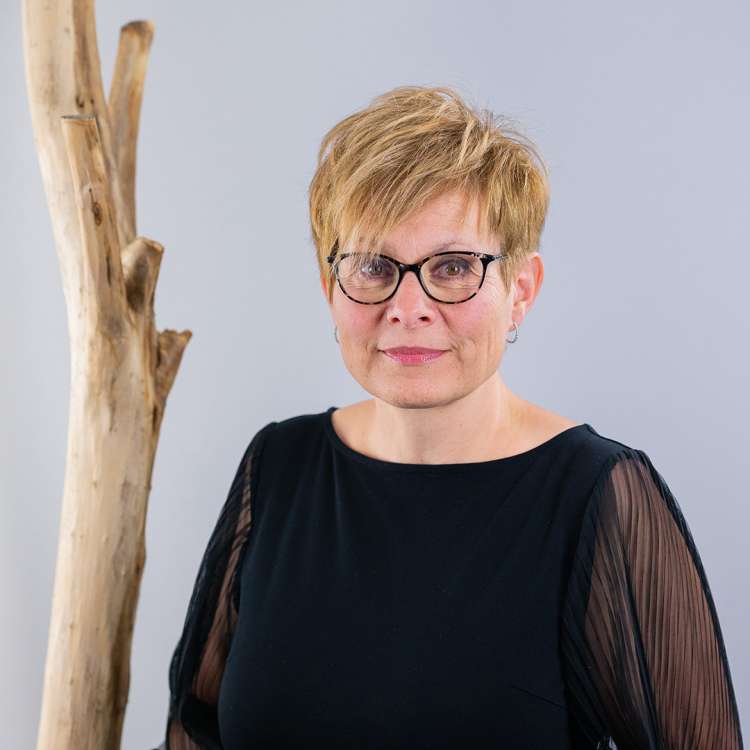 Karin Lochmatter (karin.lochmatter@raiffeisen.ch)