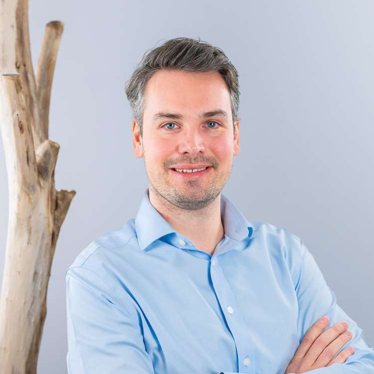 Tobias Perren (tobias.perren@raiffeisen.ch)