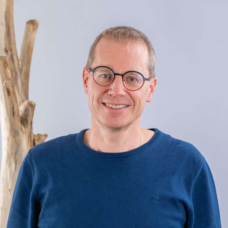 Karlheinz Fux (karlheinz.fux@raiffeisen.ch)