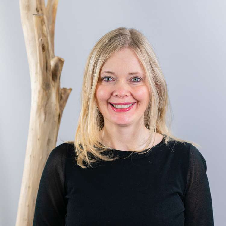 Corinne Gsponer (corinne.gsponer@raiffeisen.ch)