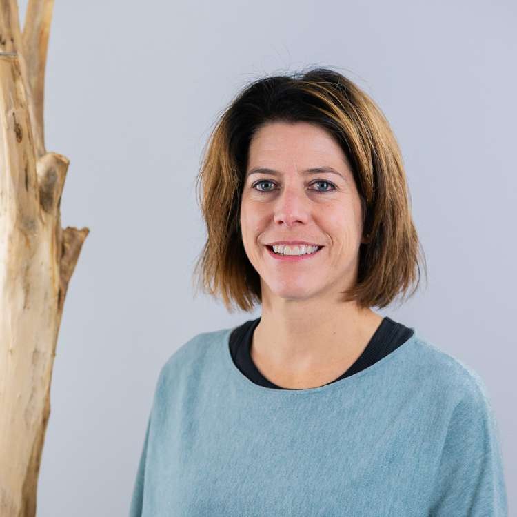 Rachel Bumann (rachel.bumann@raiffeisen.ch)